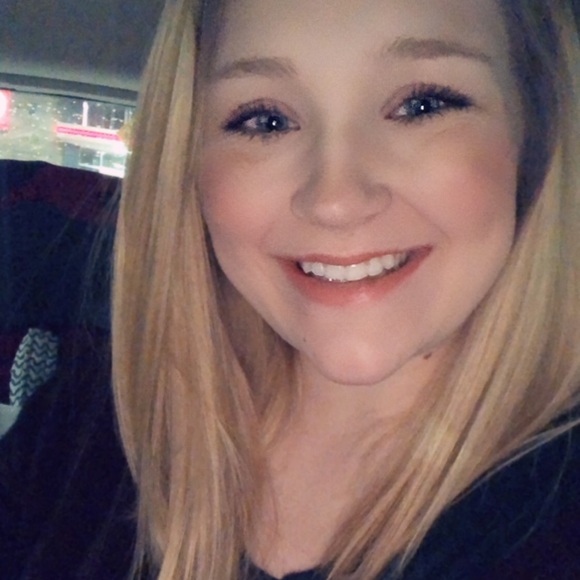 Meet the Posher Other - Meet your Posher, Olivia